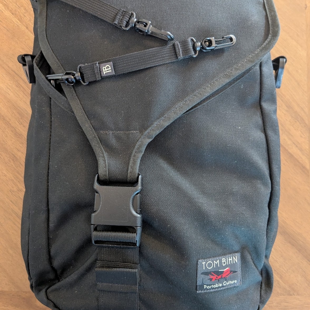 TOM BIHN Ristretto (Rare/Retired) Great EDC bag! [USA MADE] Perfect for MacBook